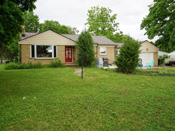 2914 S 76th St, West Allis, WI 53219