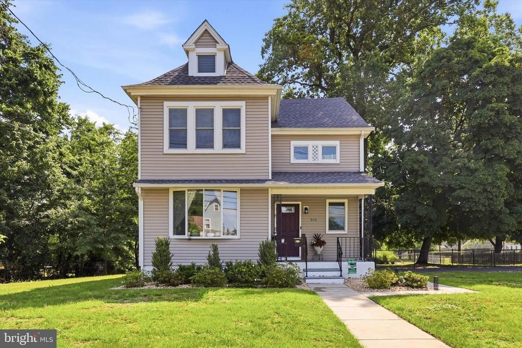 303 N Warwick Road, Magnolia, NJ 08049 Main Photo