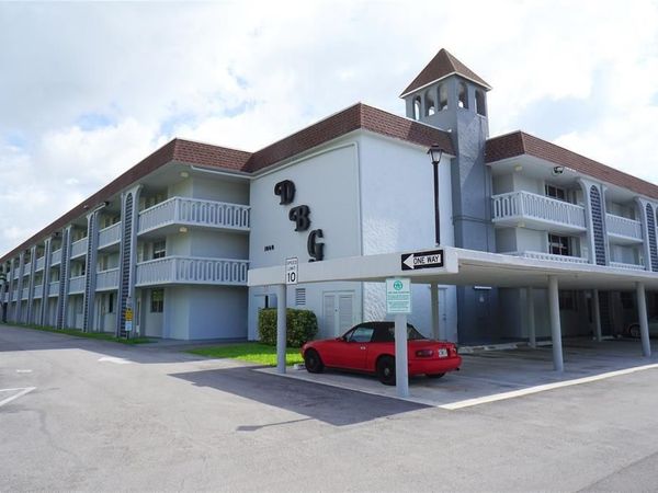 1040 SE 4th Avenue, Unit 222, Deerfield Beach, FL 33441