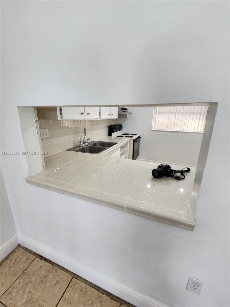 461 NW 107 Ave, Unit 102, Miami, FL 33172 Photo