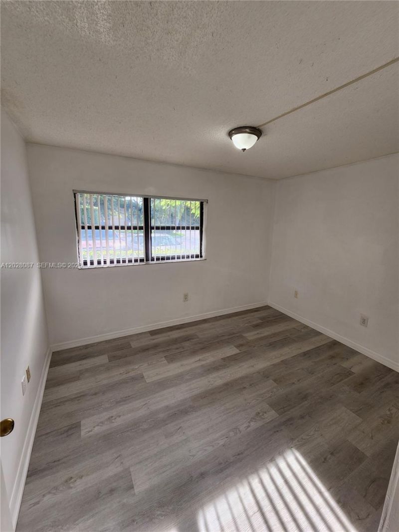 461 NW 107 Ave, Unit 102, Miami, FL 33172 Photo