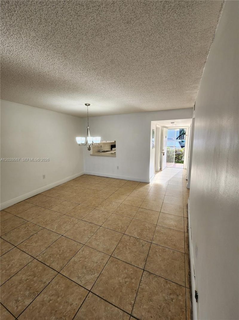 461 NW 107 Ave, Unit 102, Miami, FL 33172 Photo