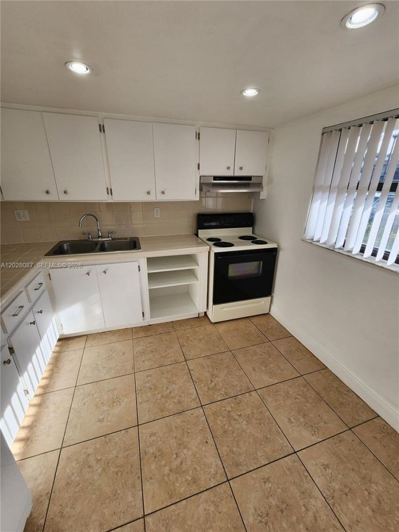 461 NW 107 Ave, Unit 102, Miami, FL 33172 Photo