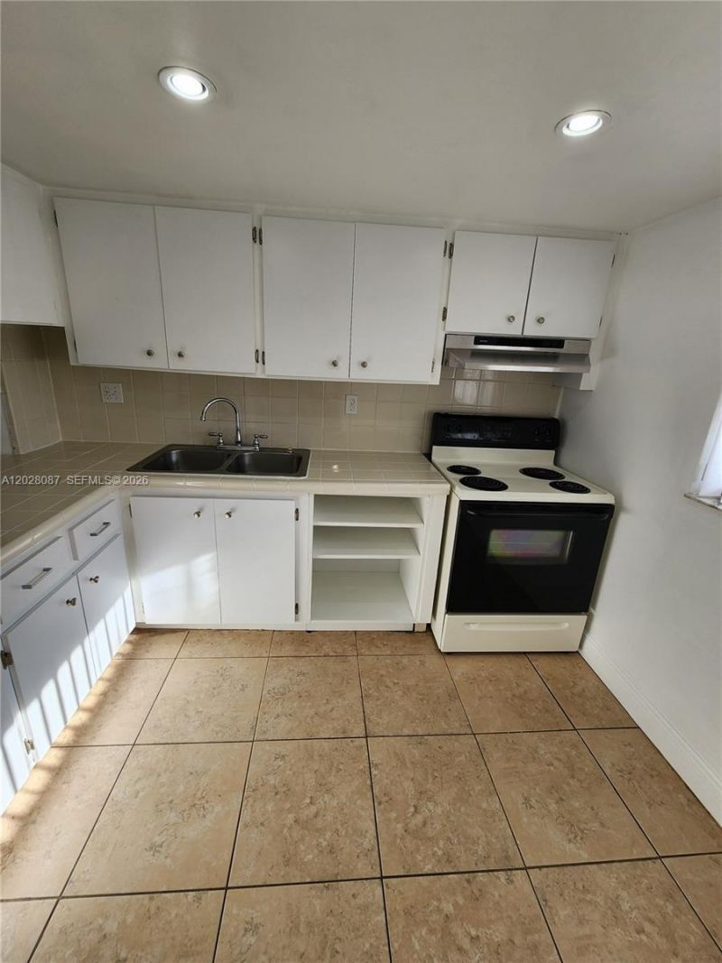 461 NW 107 Ave, Unit 102, Miami, FL 33172 Photo