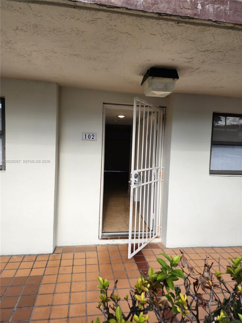 461 NW 107 Ave, Unit 102, Miami, FL 33172 Photo
