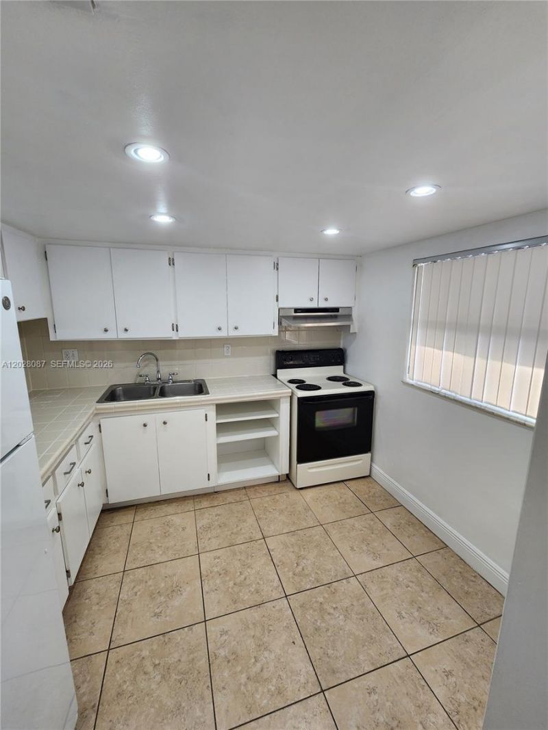 461 NW 107 Ave, Unit 102, Miami, FL 33172 Photo