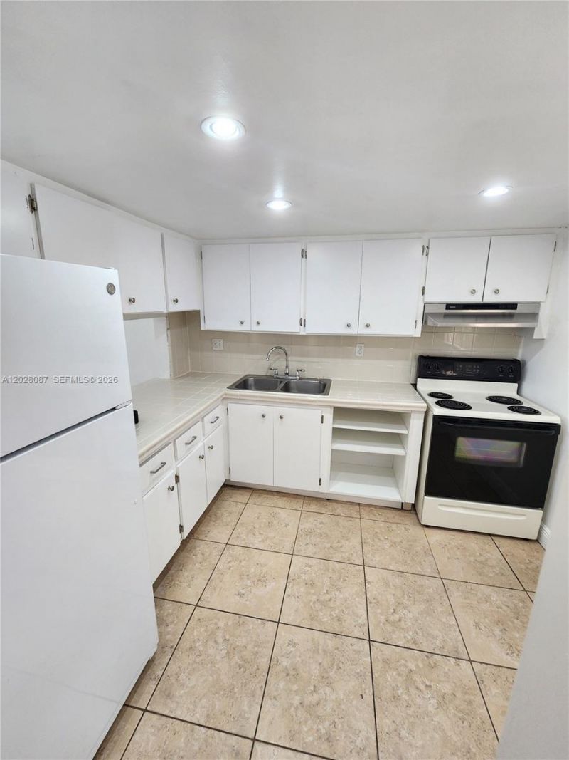 461 NW 107 Ave, Unit 102, Miami, FL 33172 Photo