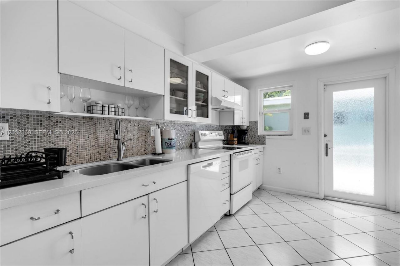 520 SW 22 Rd , Miami, FL 33129 Photo