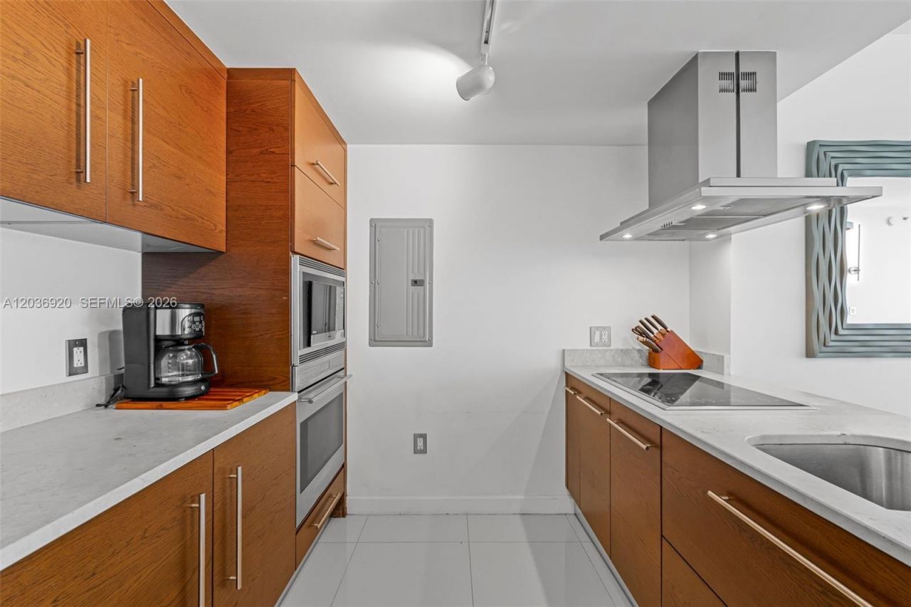 495 Brickell Ave , Unit 905, Miami, FL 33131 Photo