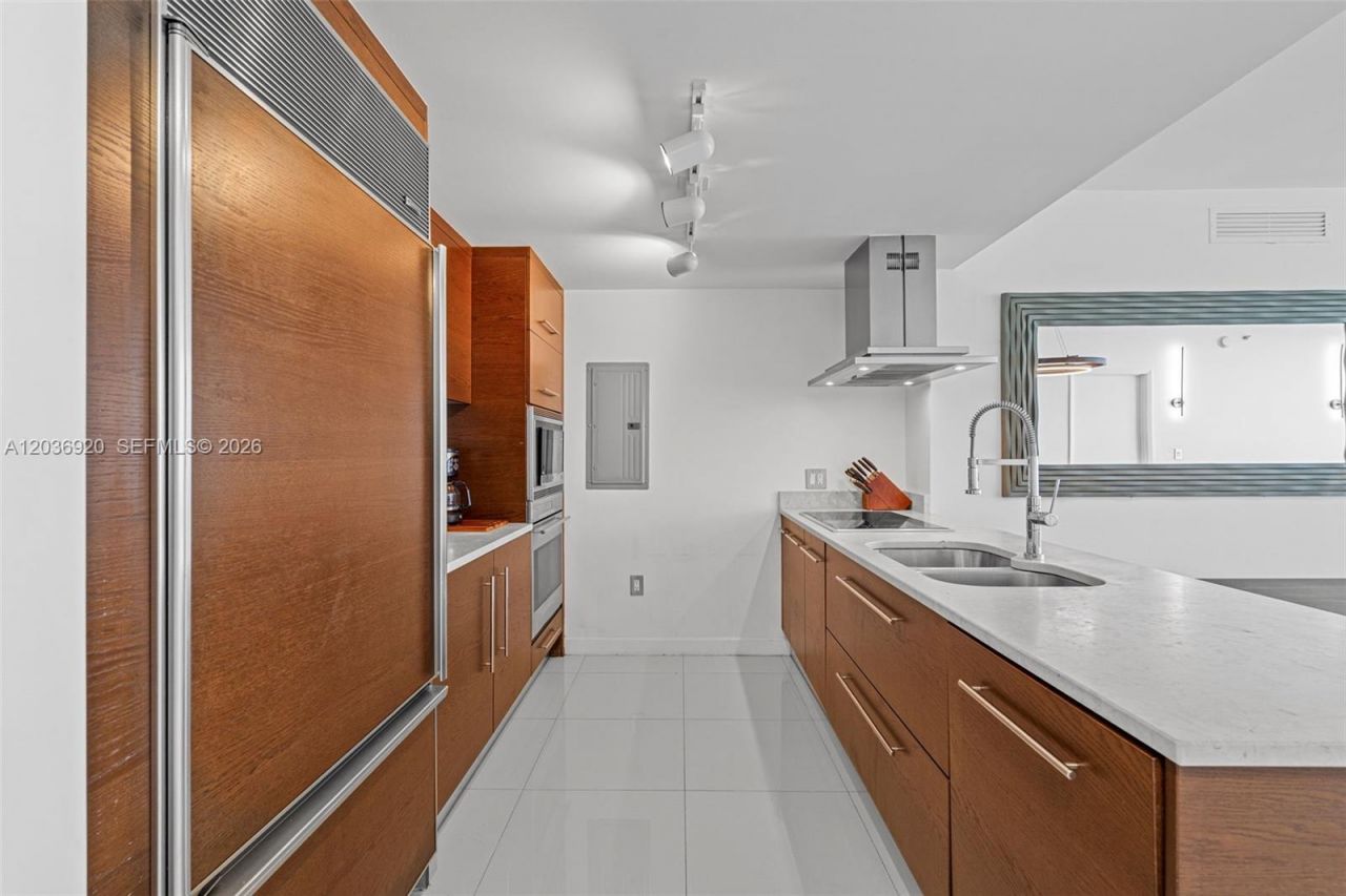 495 Brickell Ave , Unit 905, Miami, FL 33131 Photo