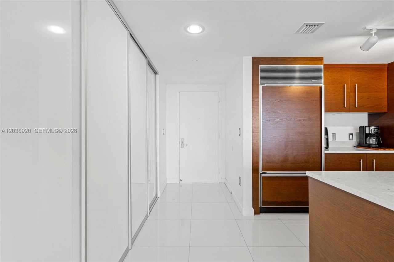 495 Brickell Ave , Unit 905, Miami, FL 33131 Photo