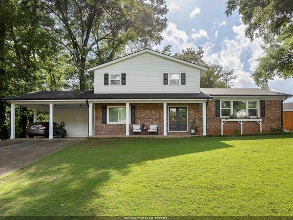 230 Robinhood Dr, Florence, AL 35633