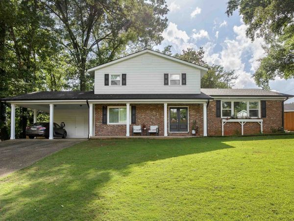 230 Robinhood Dr, Florence, AL 35633