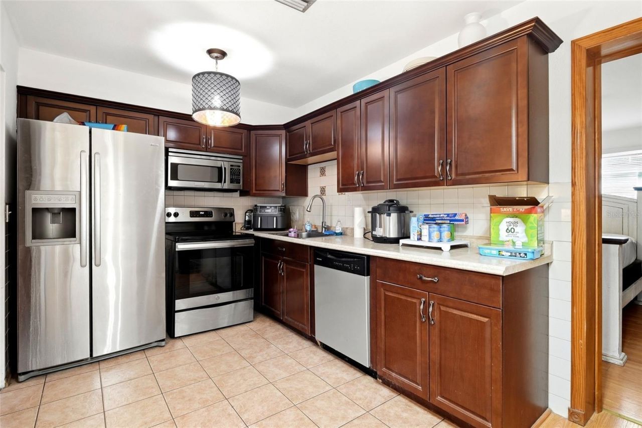 7301 8th Street N, Saint Petersburg, FL 33702 Photo