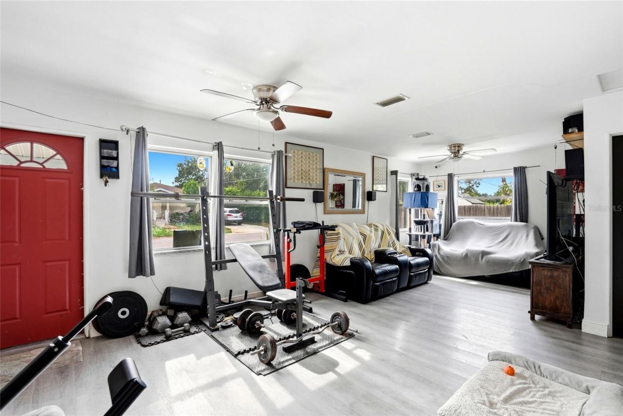 7301 8th Street N, Saint Petersburg, FL 33702 Photo