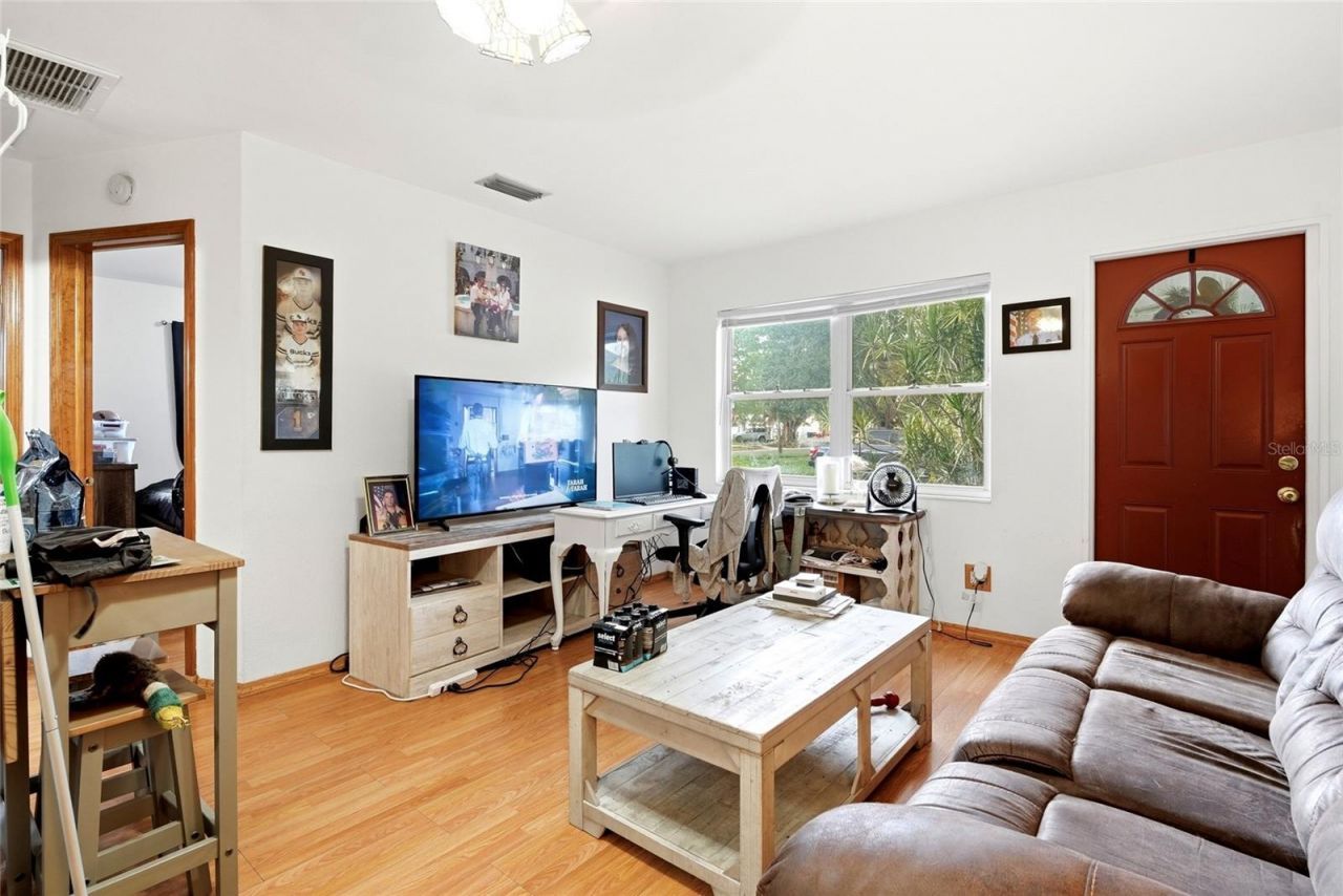 7301 8th Street N, Saint Petersburg, FL 33702 Photo