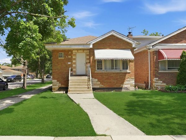7201 S Sawyer Avenue, Chicago, IL 60629