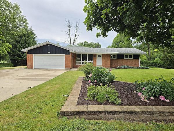W136N7015 Claas ROAD, Menomonee Falls, WI 53051