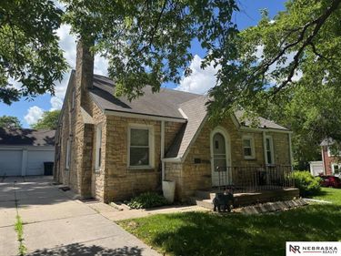 2757 S 16th Street, Lincoln, NE 68502