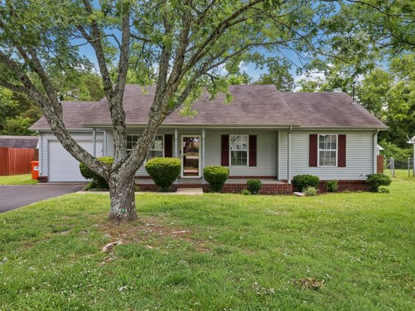 712 Mason Tucker Dr, Smyrna, TN 37167