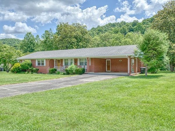 1221 Obey Drive , Celina, TN 38551