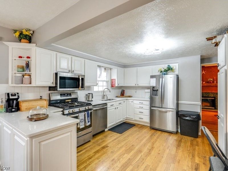 6895 Grant Drive, Westfield Center, OH 44251 Photo 7