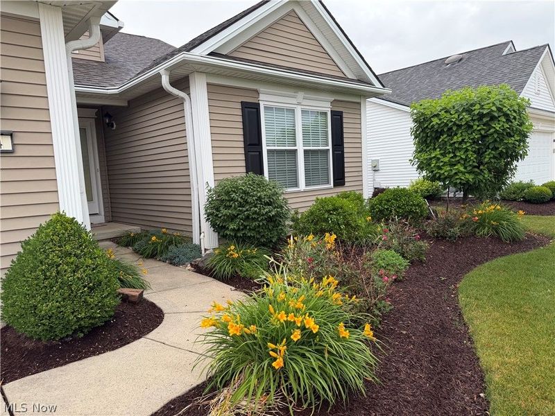 484 Water Pointe Lane, Brunswick, OH 44212 Photo 2