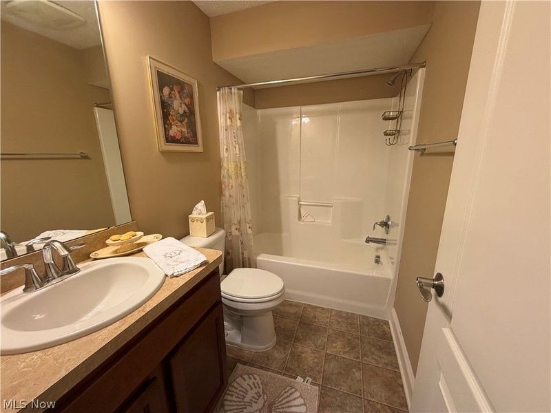 484 Water Pointe Lane, Brunswick, OH 44212 Photo 22