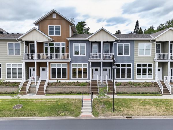 728 S Lakeshore Boulevard, Marquette, MI 49855
