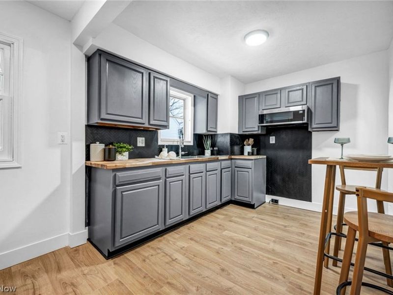 896 Indian Trail , Akron, OH 44314 Photo 6