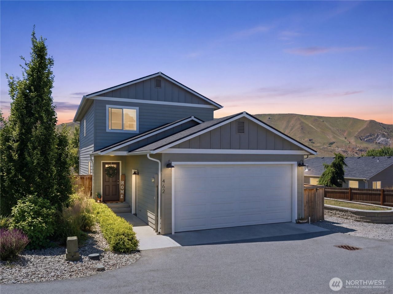 462 S Kansas Loop, East Wenatchee, WA 98802 Main Photo
