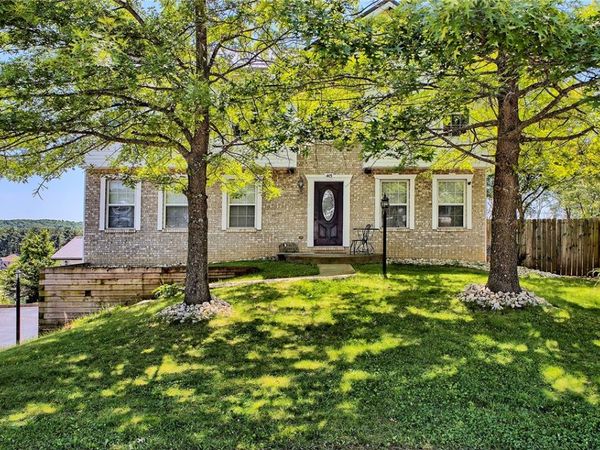 415 Crossbow Dr, New Stanton, PA 15672