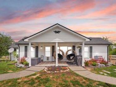 5600 Richmond Road, Irvine, KY 40336