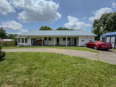 1333 Mount Eden Road, Russell Springs, KY 42642