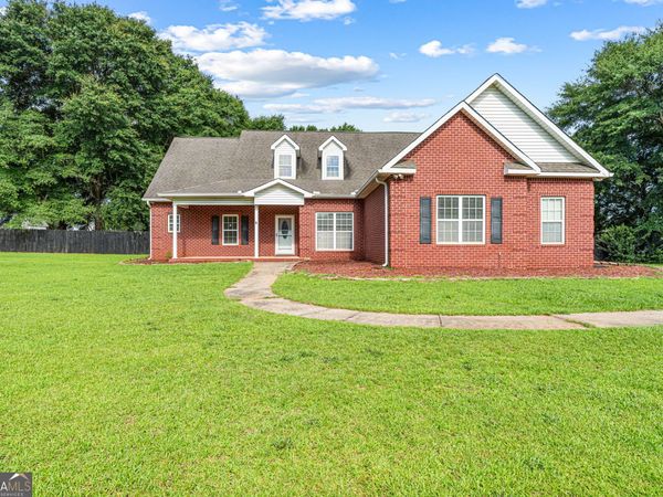235 Lake Lillian Drive, Perry, GA 31069