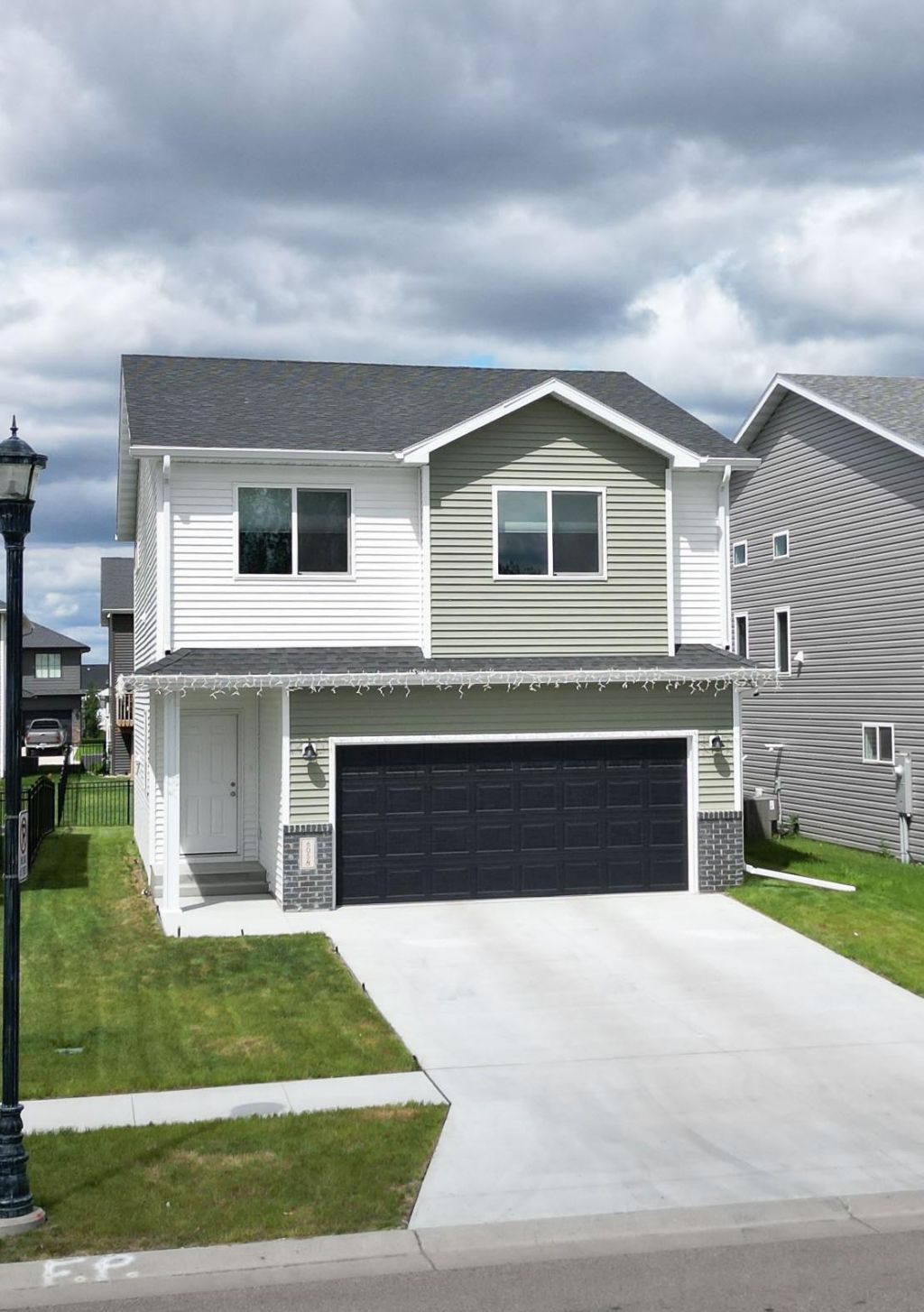 6058 Martin Lane W primary photo