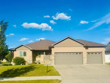 6810 24 Street S, Fargo, ND 58104
