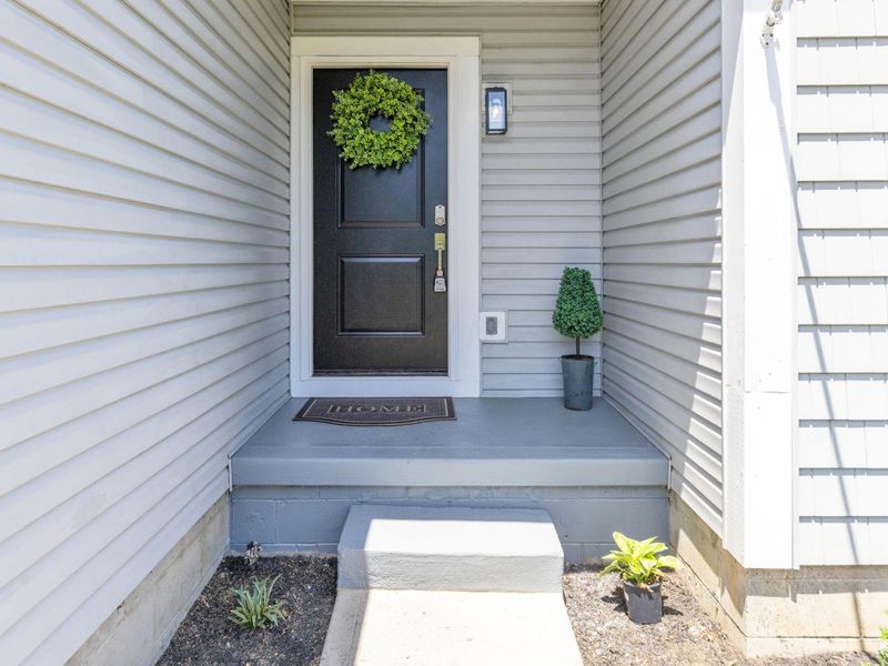 3320 Lindstrom Drive , Columbus, OH 43228 Photo 4
