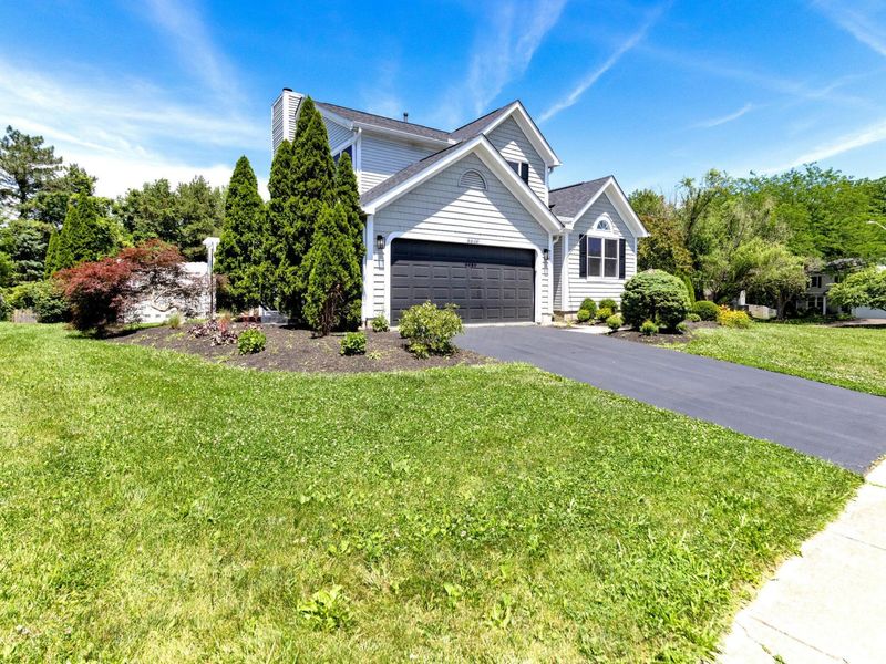 3320 Lindstrom Drive , Columbus, OH 43228 Photo 5