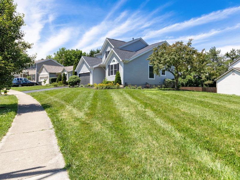 3320 Lindstrom Drive , Columbus, OH 43228 Photo 6
