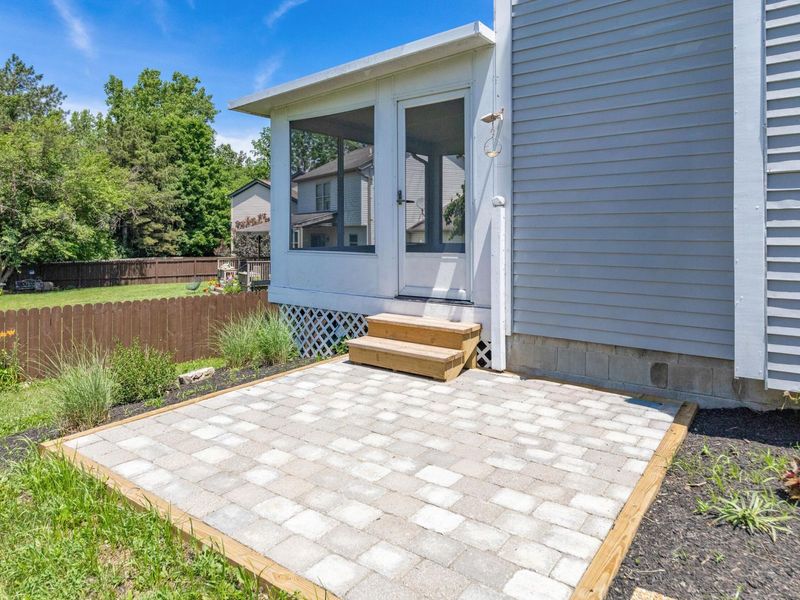 3320 Lindstrom Drive , Columbus, OH 43228 Photo 8