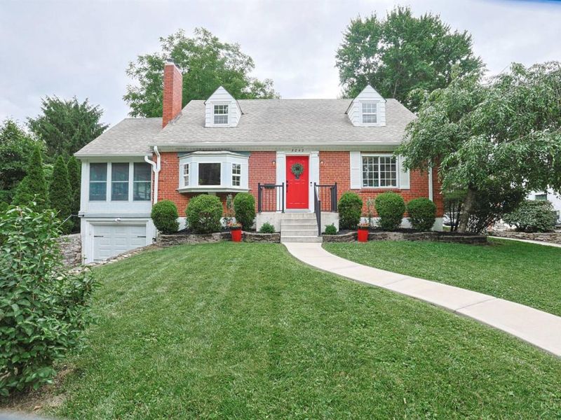 5042 Collinwood Place, Cincinnati, OH 45227 Photo 2