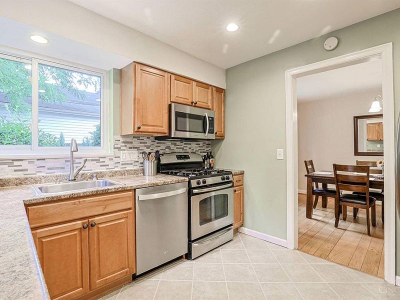 5042 Collinwood Place, Cincinnati, OH 45227 Photo 9