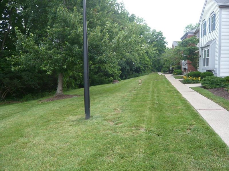 3488 Sunbury Lane, Unit 325, Colerain Township, OH 45251 Photo 4