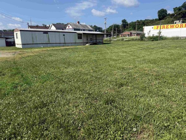 3505 Railroad, Catlettsburg, KY 41129