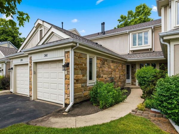 341 Redwing Drive , Deerfield, IL 60015