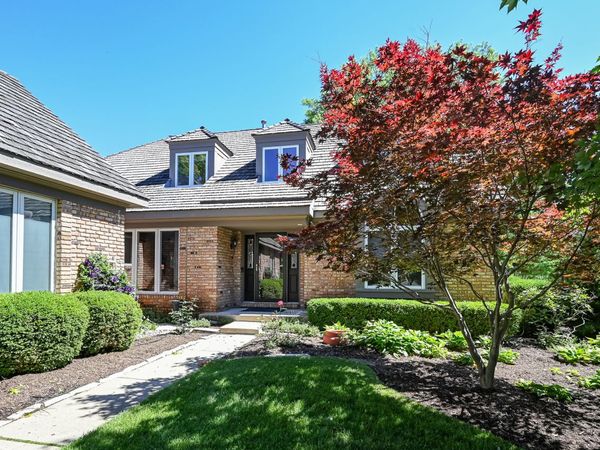 28 Lake Ridge Club Drive , Burr Ridge, IL 60527