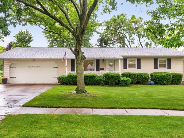 633 Emmert Drive , Sycamore, IL 60178