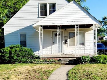 25525 Powers Avenue, Dearborn Heights, MI 48125