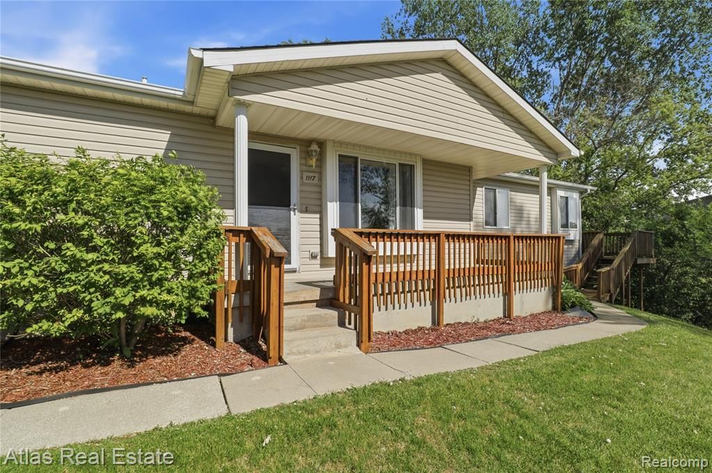 1117 Lake Shore Circle, Mundy Township, MI 48439 Main Photo